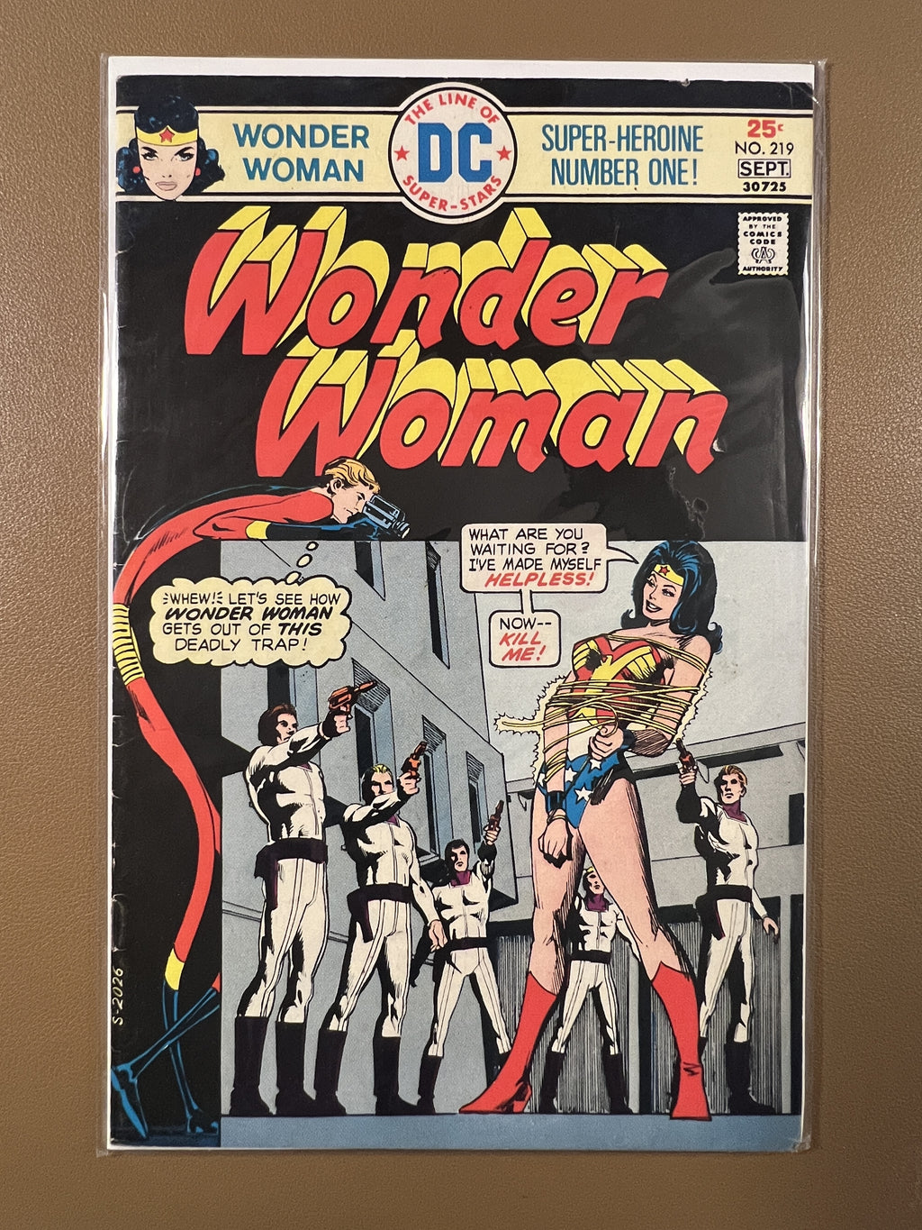 WONDER WOMAN #219 (1975)
